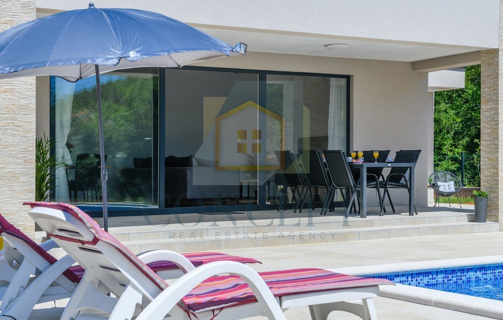 Labin, zona, Casa al piano terra con piscina e ampio giardino, a 3,5 km dal mare