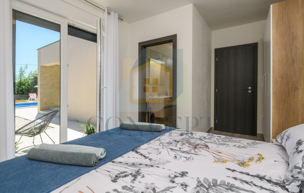 Labin, zona, Casa al piano terra con piscina e ampio giardino, a 3,5 km dal mare