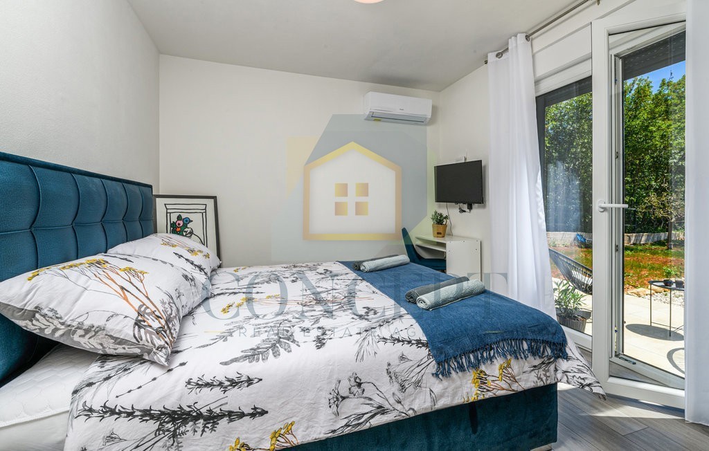 Labin, zona, Casa al piano terra con piscina e ampio giardino, a 3,5 km dal mare