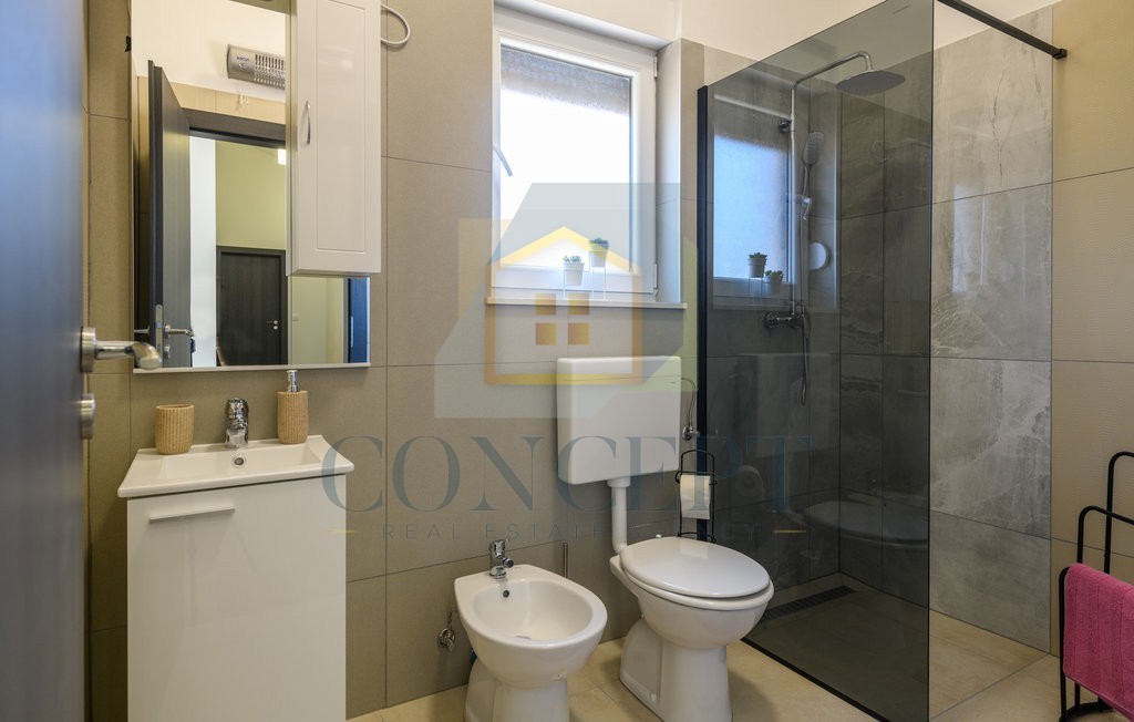 Labin, zona, Casa al piano terra con piscina e ampio giardino, a 3,5 km dal mare