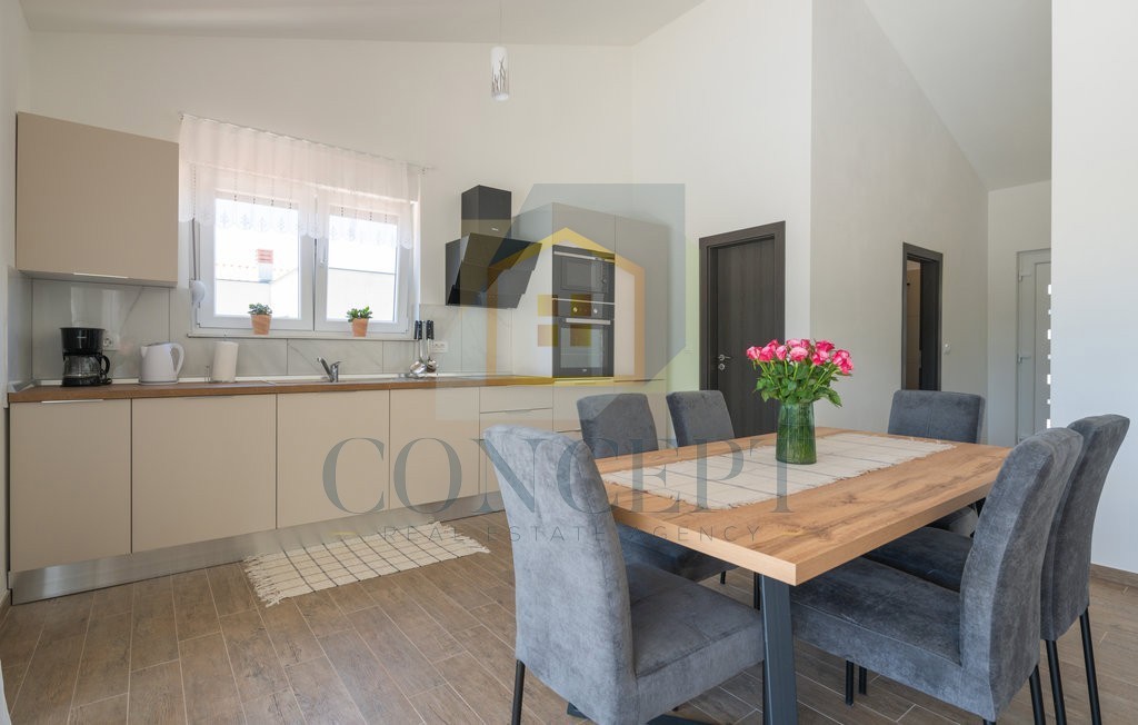 Labin, zona, Casa al piano terra con piscina e ampio giardino, a 3,5 km dal mare