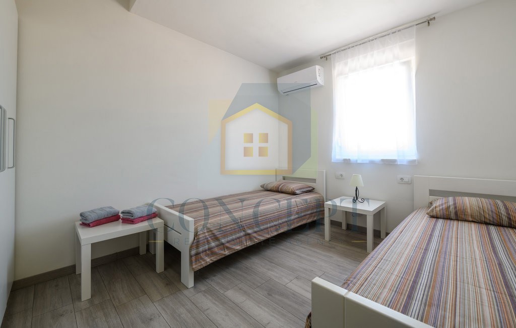 Labin, zona, Casa al piano terra con piscina e ampio giardino, a 3,5 km dal mare