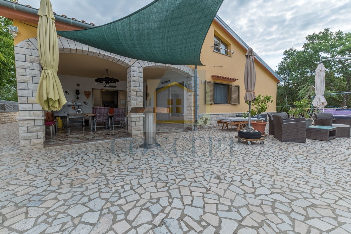 Poreč, dintorni, Villa indipendente con grande giardino di 6600 m2, a 7 km dal mare