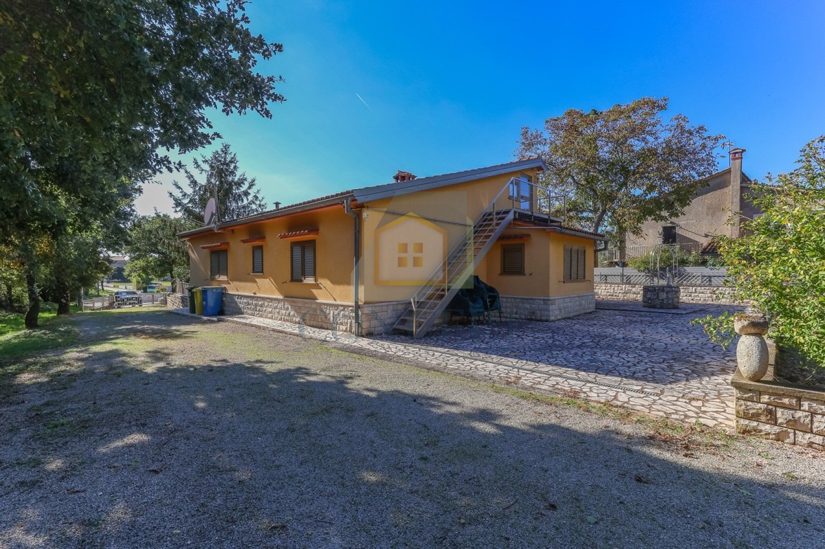 Poreč, dintorni, Villa indipendente con grande giardino di 6600 m2, a 7 km dal mare