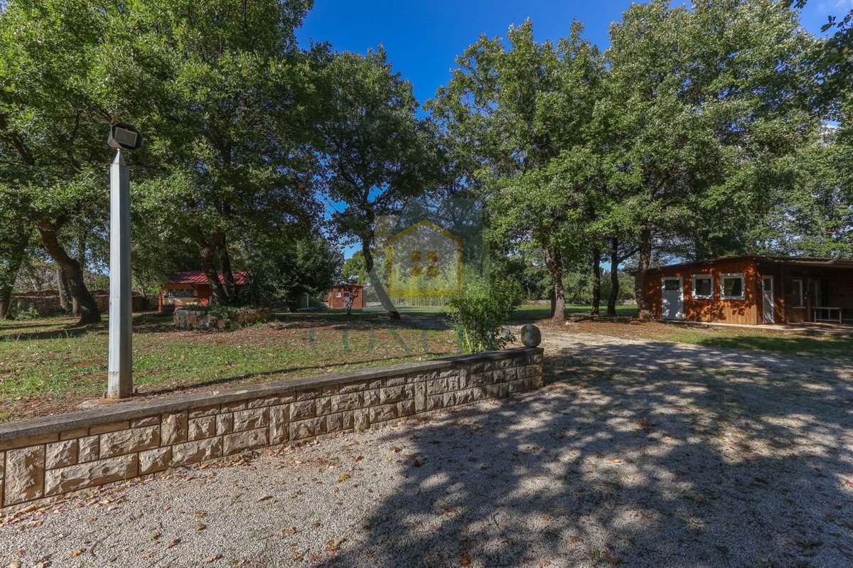 Poreč, dintorni, Villa indipendente con grande giardino di 6600 m2, a 7 km dal mare