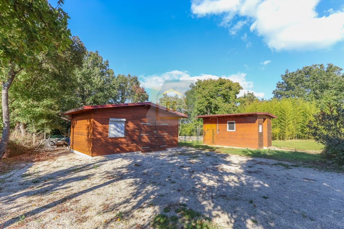 Poreč, dintorni, Villa indipendente con grande giardino di 6600 m2, a 7 km dal mare