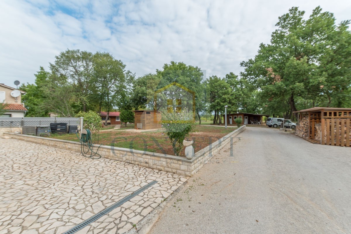 Poreč, dintorni, Villa indipendente con grande giardino di 6600 m2, a 7 km dal mare