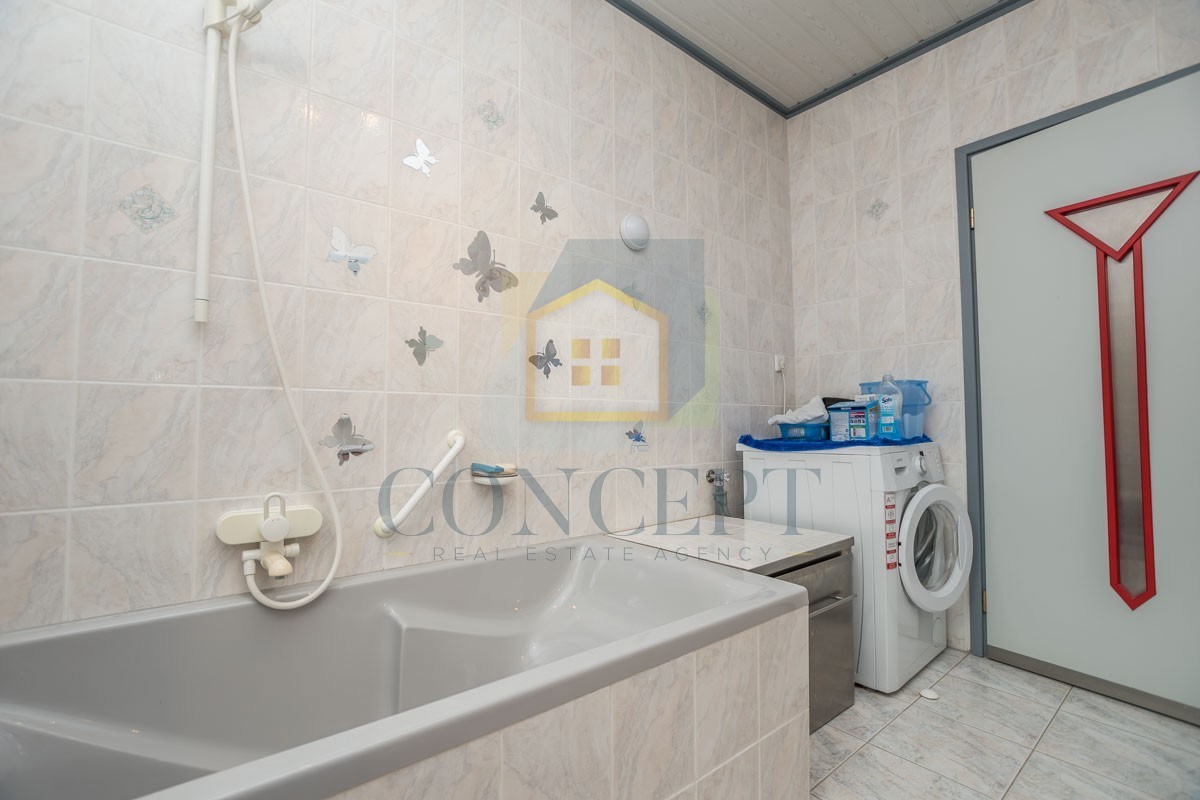 Poreč, dintorni, Villa indipendente con grande giardino di 6600 m2, a 7 km dal mare