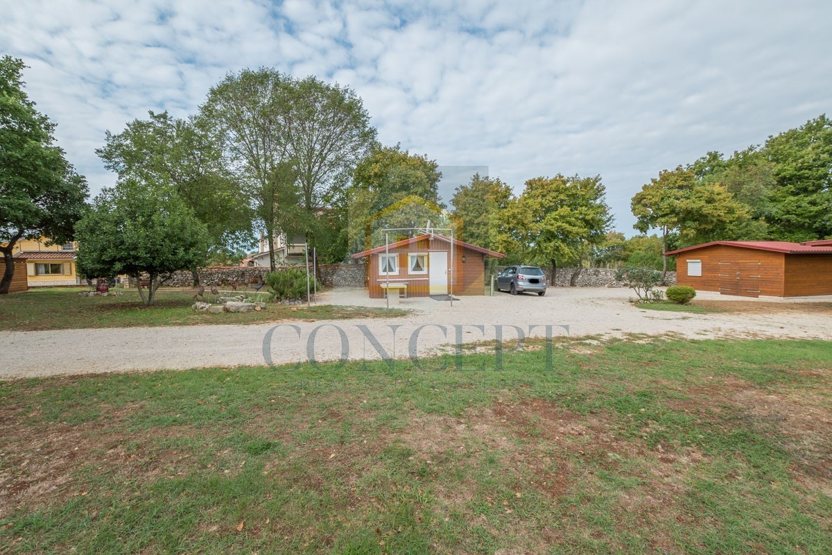 Poreč, dintorni, Villa indipendente con grande giardino di 6600 m2, a 7 km dal mare