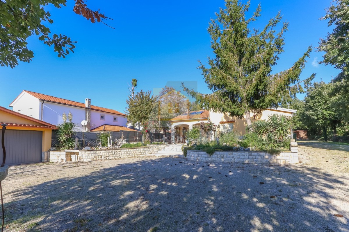 Poreč, dintorni, Villa indipendente con grande giardino di 6600 m2, a 7 km dal mare