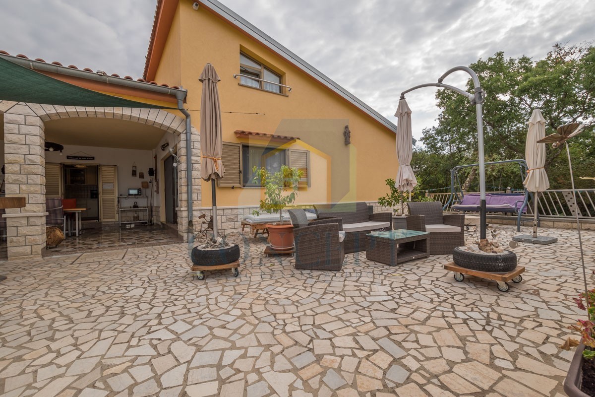 Poreč, dintorni, Villa indipendente con grande giardino di 6600 m2, a 7 km dal mare