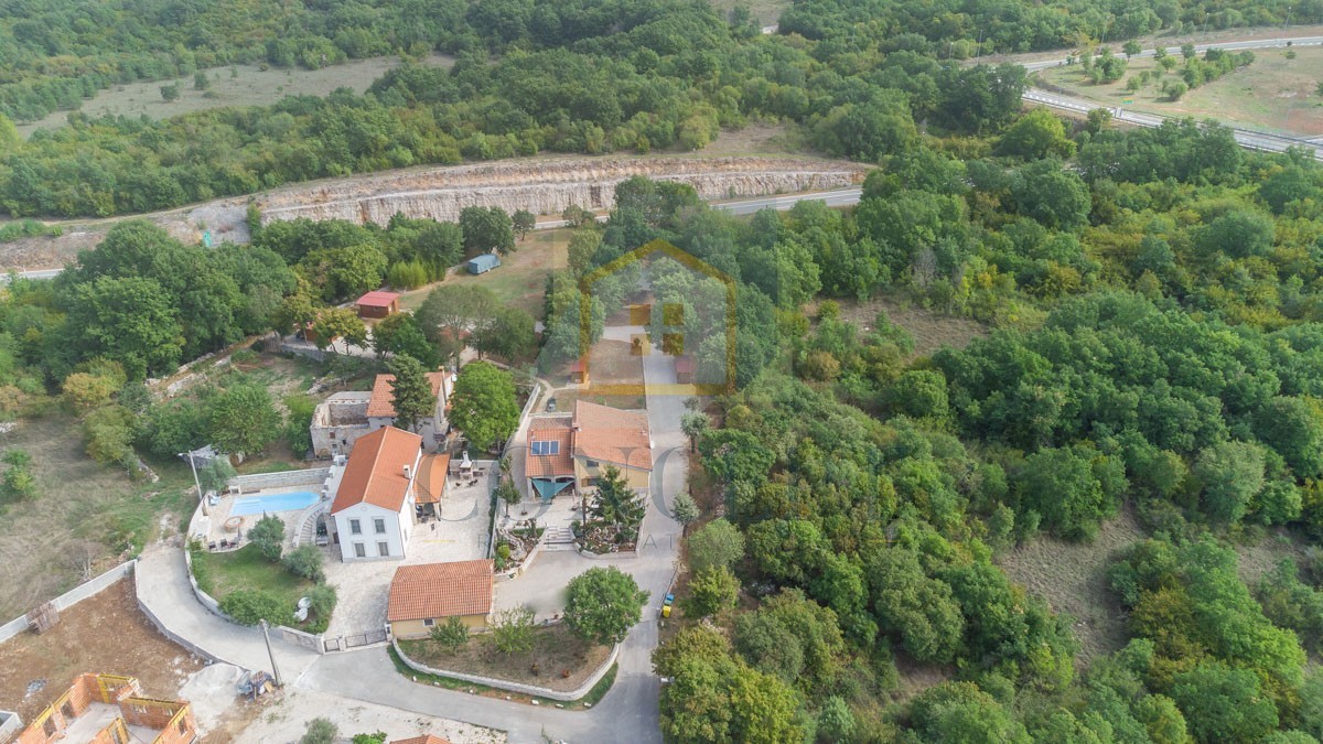 Poreč, dintorni, Villa indipendente con grande giardino di 6600 m2, a 7 km dal mare