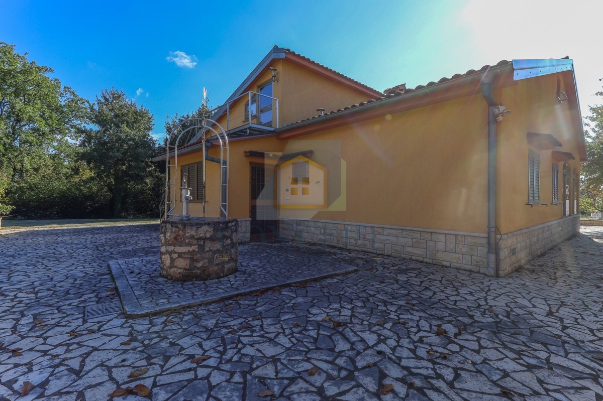 Poreč, dintorni, Villa indipendente con grande giardino di 6600 m2, a 7 km dal mare