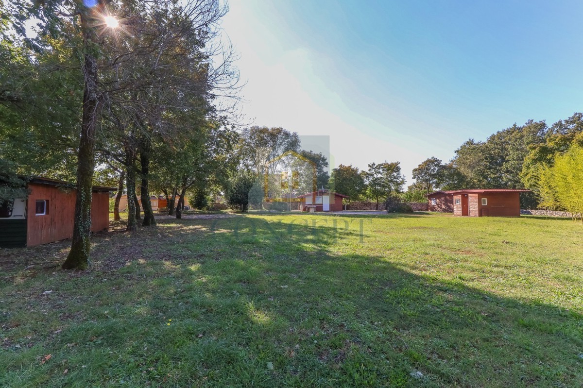 Poreč, dintorni, Villa indipendente con grande giardino di 6600 m2, a 7 km dal mare