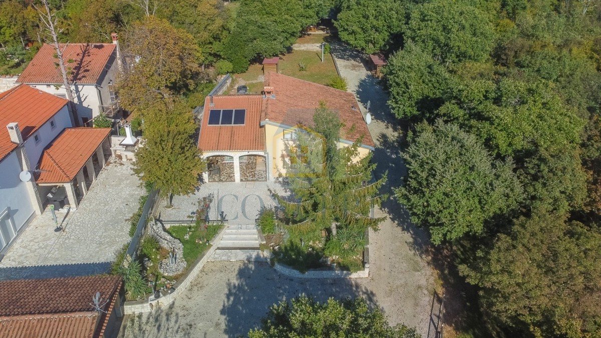 Poreč, dintorni, Villa indipendente con grande giardino di 6600 m2, a 7 km dal mare