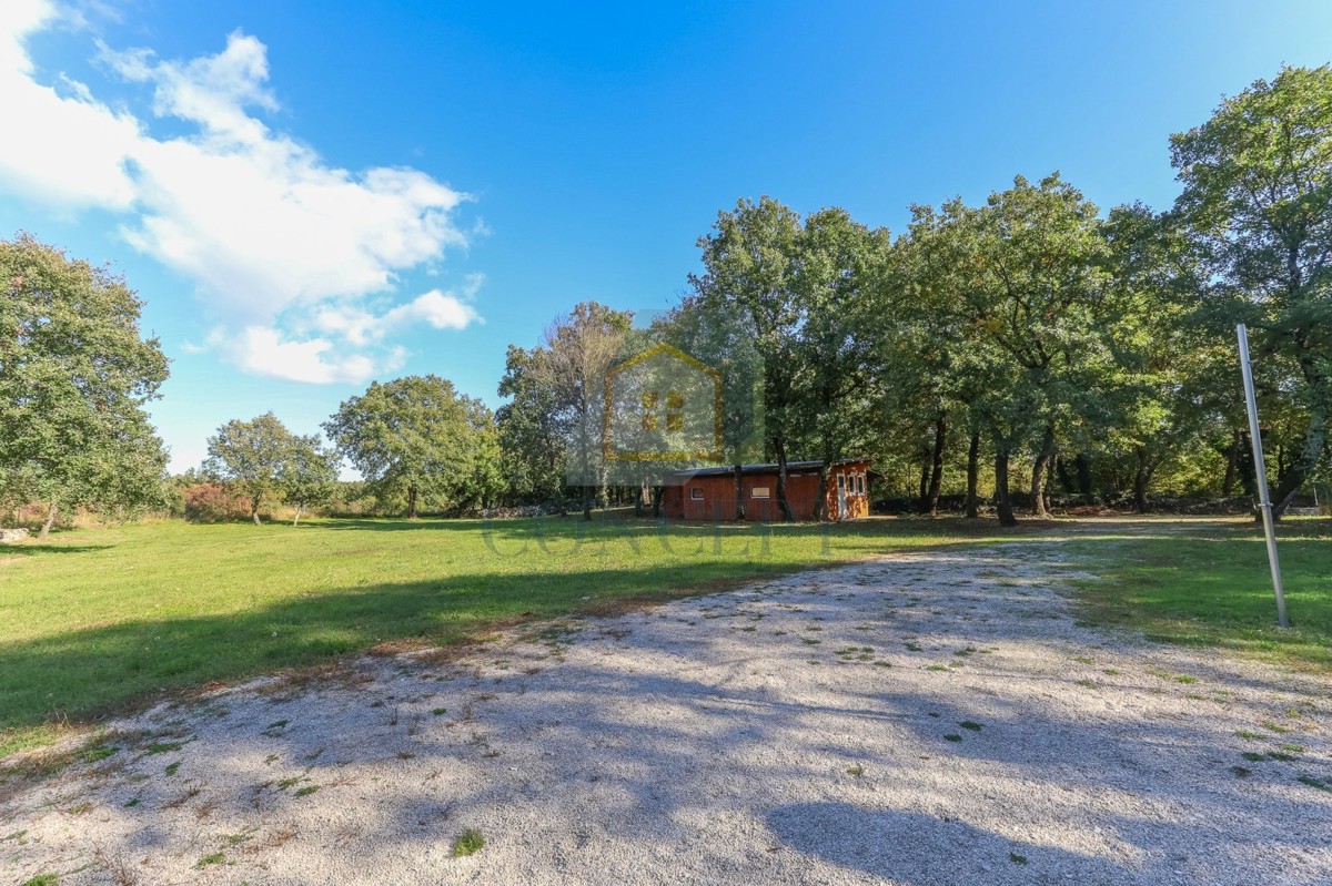 Poreč, dintorni, Villa indipendente con grande giardino di 6600 m2, a 7 km dal mare