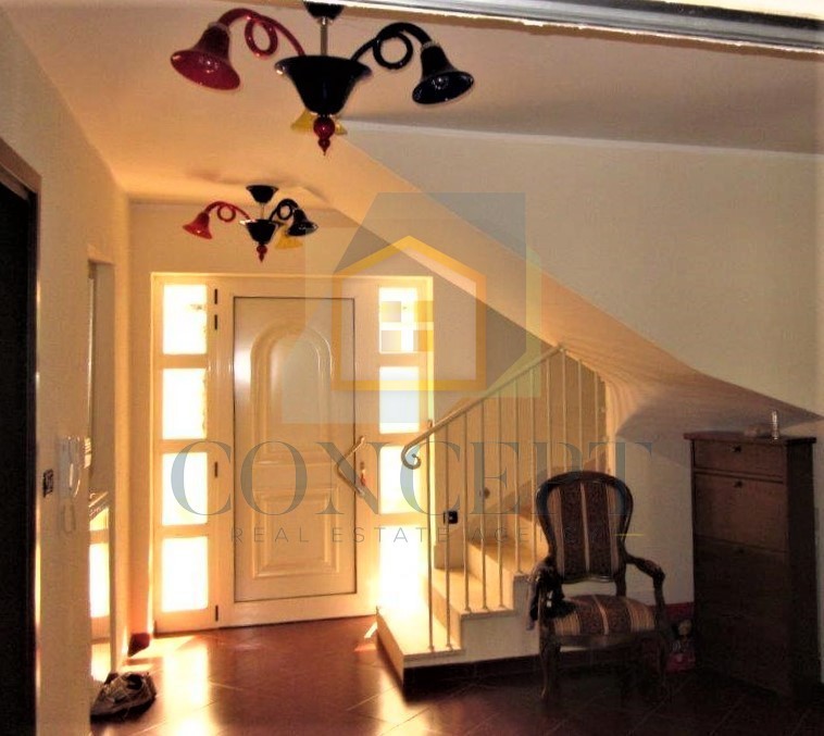 Poreč, Mali Maj - ESCLUSIVA AGENZIA - Grande villa indipendente per famiglie, a 200 m dal mare