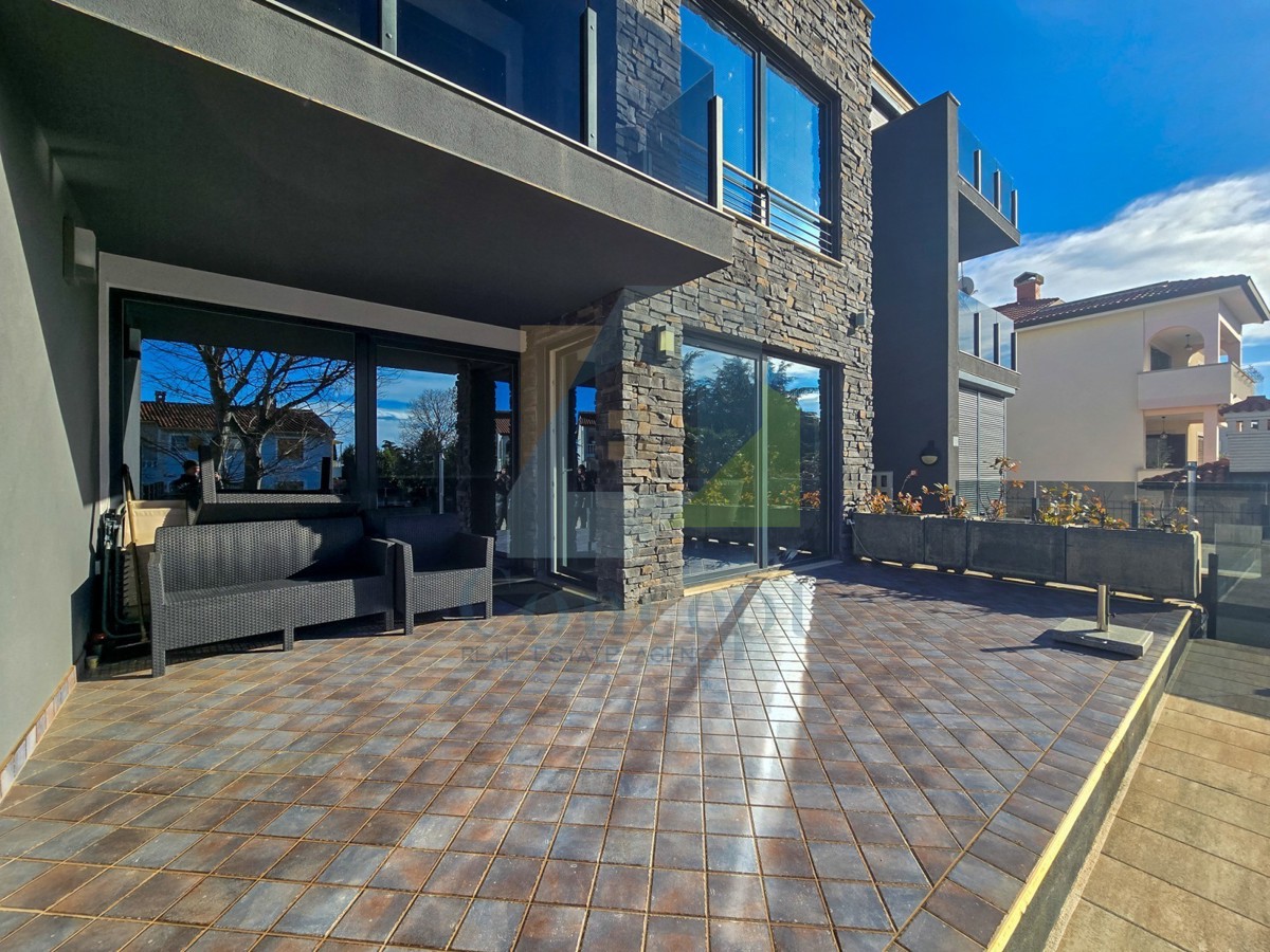 Poreč, dintorni, Splendido appartamento con 3 camere da letto e piscina