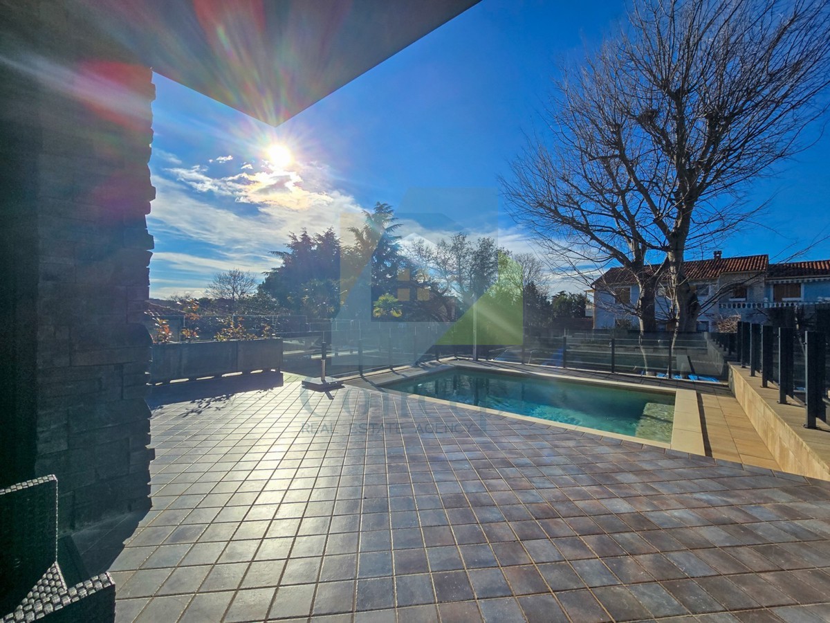 Poreč, dintorni, Splendido appartamento con 3 camere da letto e piscina