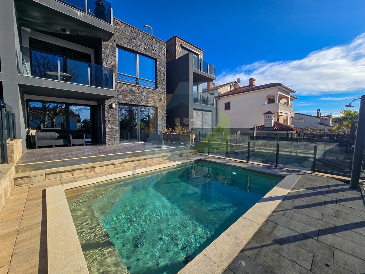 Poreč, dintorni, Splendido appartamento con 3 camere da letto e piscina