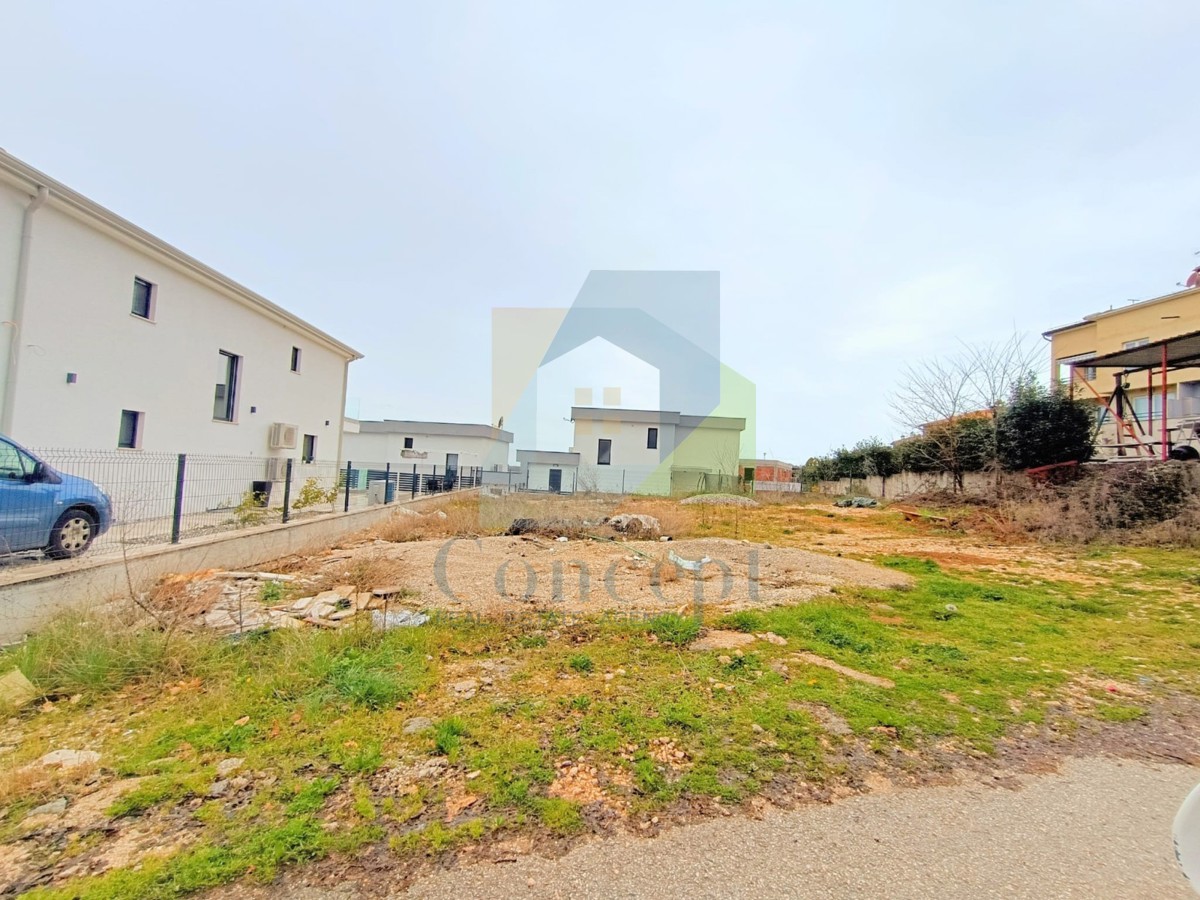 Poreč, dintorni, Terreno edificabile con progetto preliminare per edificio bifamiliare a 5 km dal mare