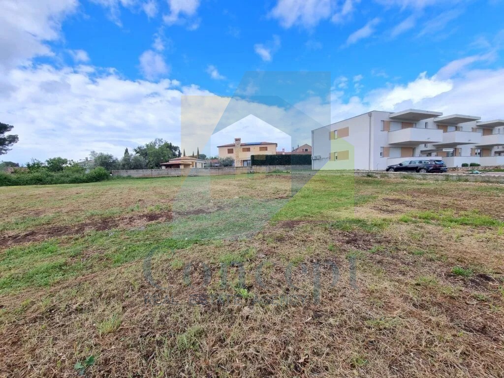 Poreč, Tar - ESCLUSIVA DALL' AGENZIA - Terreno edificabile ai confini dell'urbanizzazione, 3 km dal mare