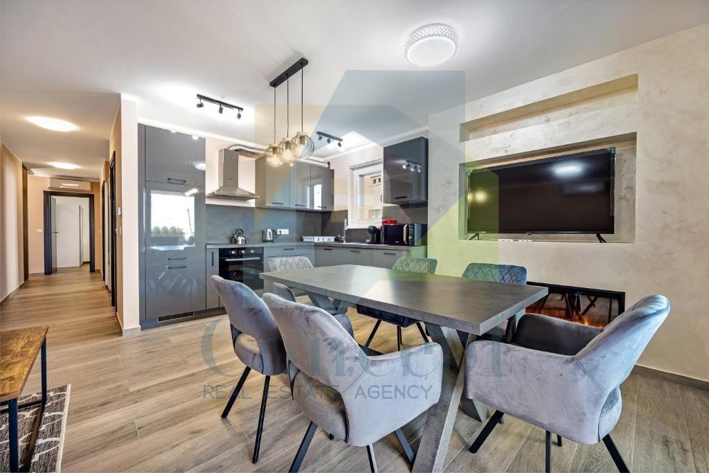 Poreč, dintorni, Appartamento di lusso al 1° piano con jacuzzi e sauna