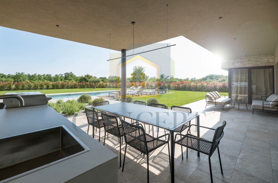 Poreč, dintorni, splendida villa moderna con piscina e giardino, 7 km dal mare