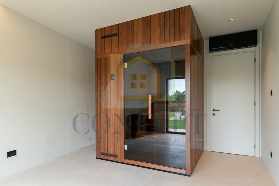 Poreč, dintorni, splendida villa moderna con piscina e giardino, 7 km dal mare