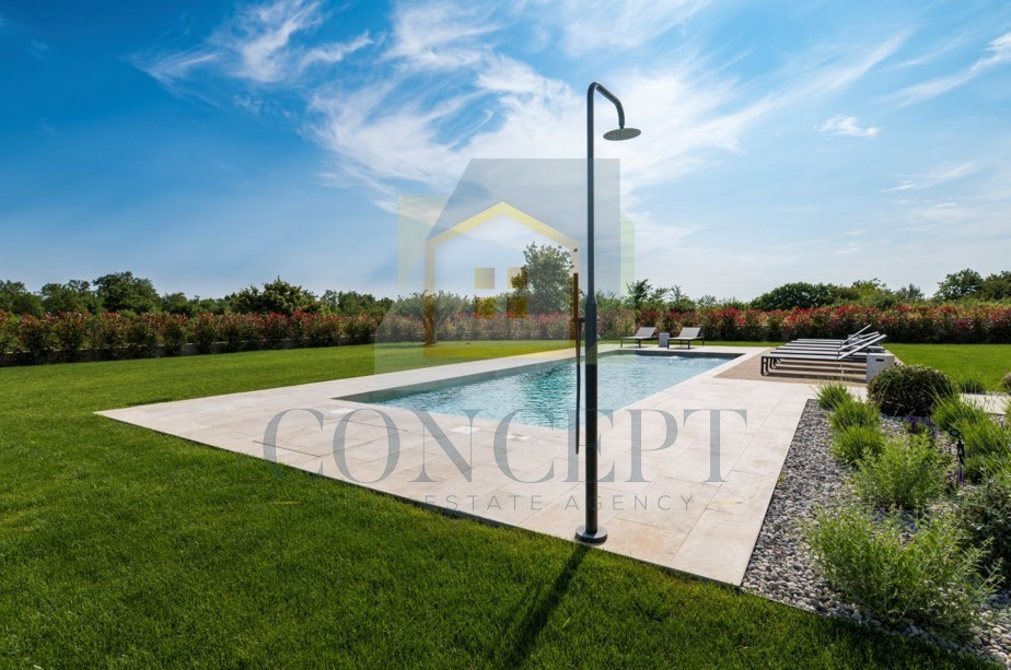 Poreč, dintorni, splendida villa moderna con piscina e giardino, 7 km dal mare