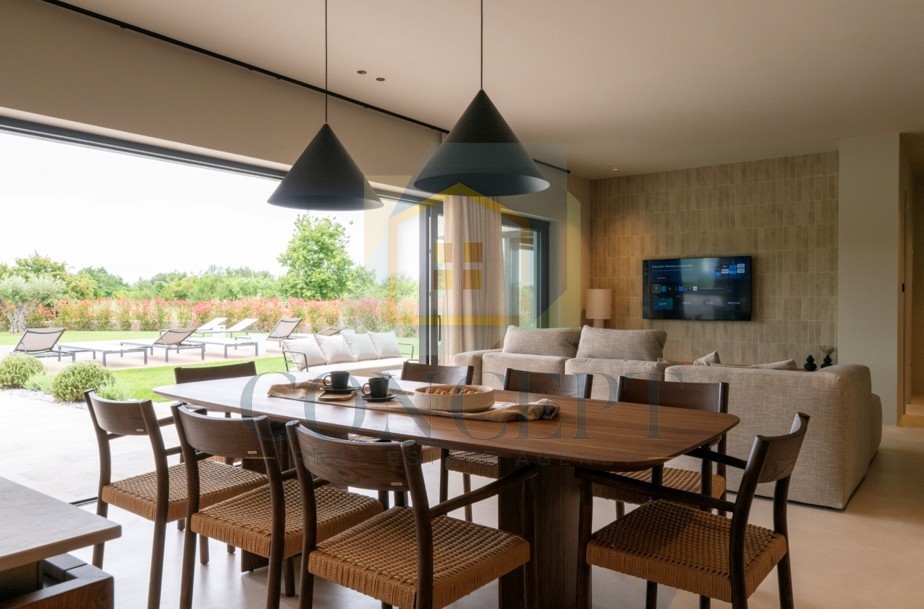 Poreč, dintorni, splendida villa moderna con piscina e giardino, 7 km dal mare