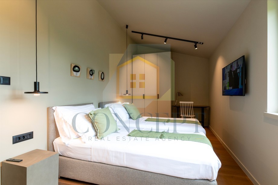 Poreč, dintorni, splendida villa moderna con piscina e giardino, 7 km dal mare