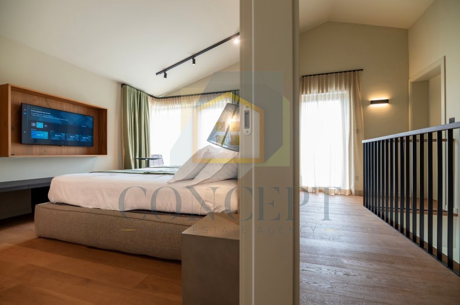 Poreč, dintorni, splendida villa moderna con piscina e giardino, 7 km dal mare