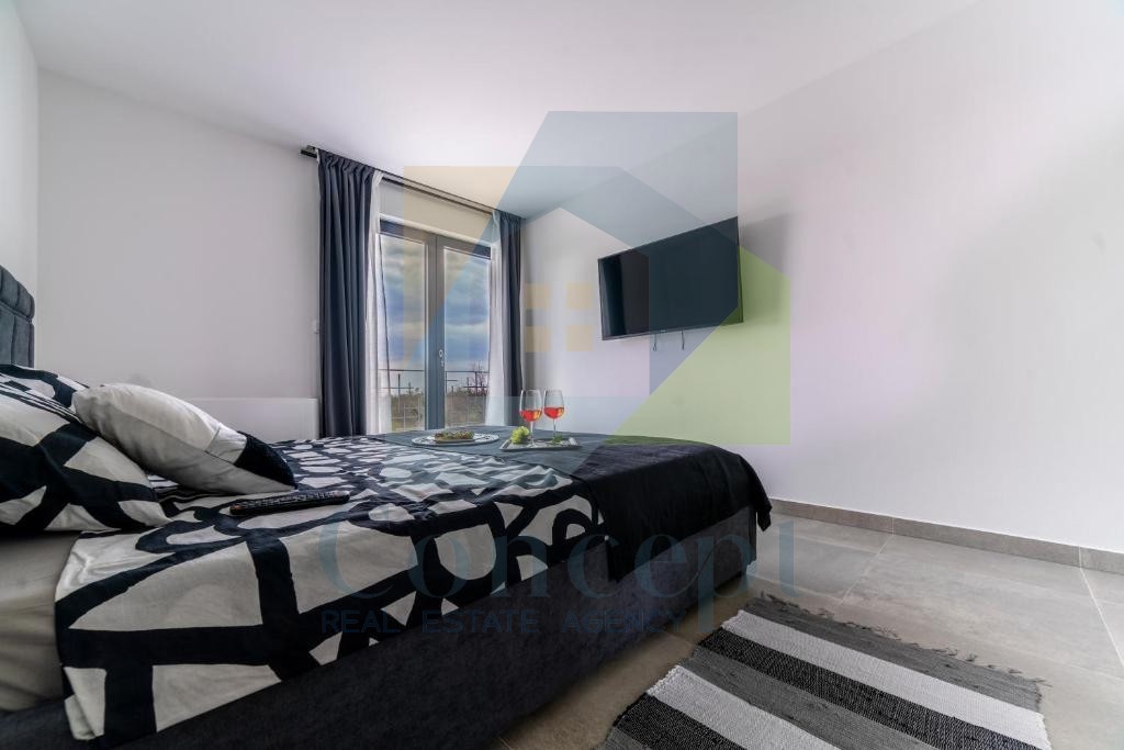 Poreč, zona circostante, Villa con piscina e quattro camere da letto, a 3 km dal mare.