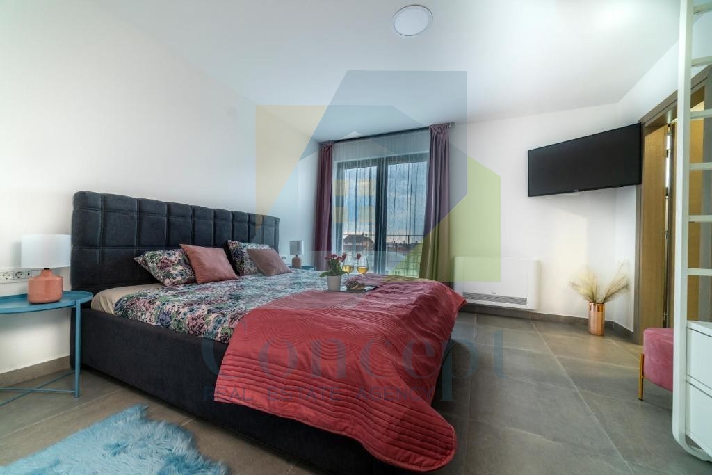 Poreč, zona circostante, Villa con piscina e quattro camere da letto, a 3 km dal mare.