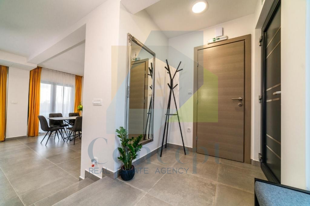 Poreč, zona circostante, Villa con piscina e quattro camere da letto, a 3 km dal mare.