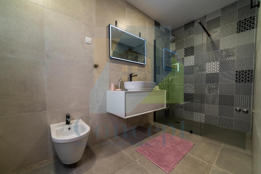 Poreč, zona circostante, Villa con piscina e quattro camere da letto, a 3 km dal mare.