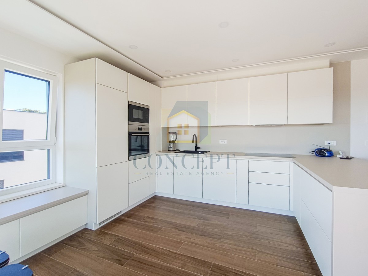 Poreč, dintorni, Appartamento di lusso spazioso con vista mare, a 2 km dal mare