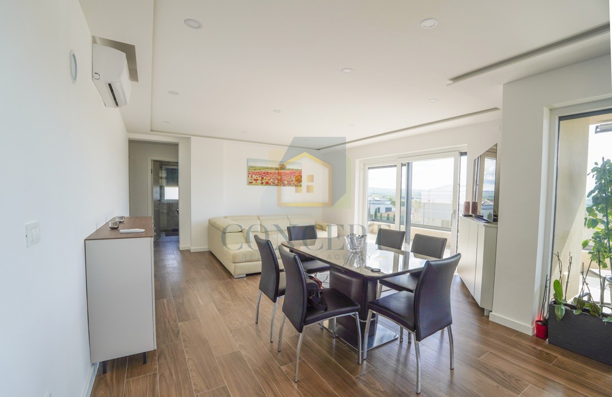 Poreč, dintorni, Appartamento di lusso spazioso con vista mare, a 2 km dal mare