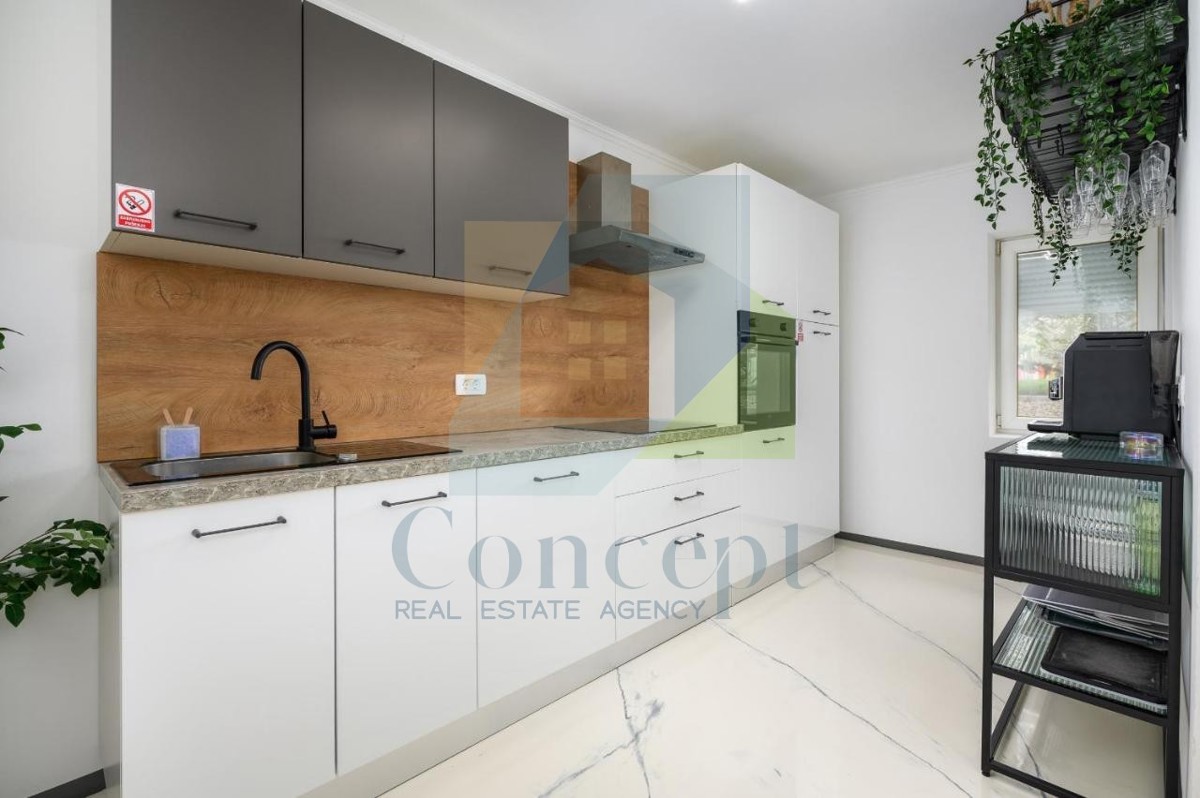 Poreč, zona circostante, Casa in pietra ristrutturata con piscina a 3 km dal mare