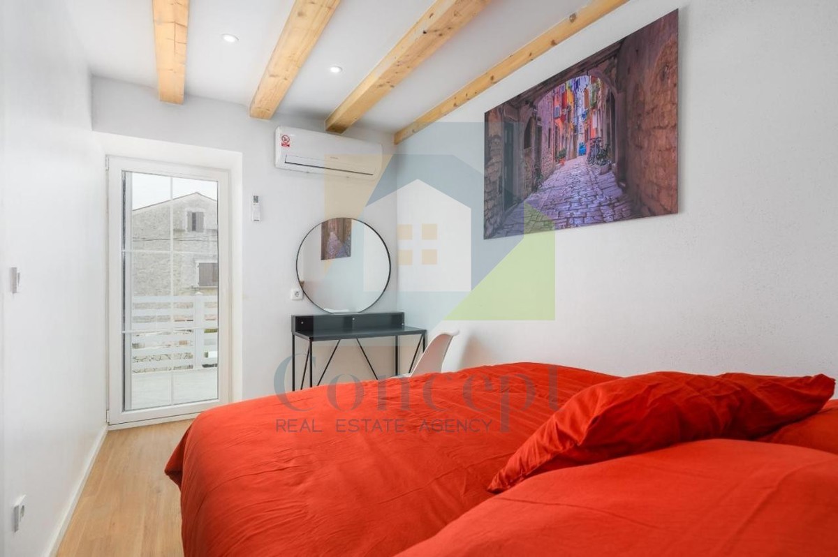 Poreč, zona circostante, Casa in pietra ristrutturata con piscina a 3 km dal mare