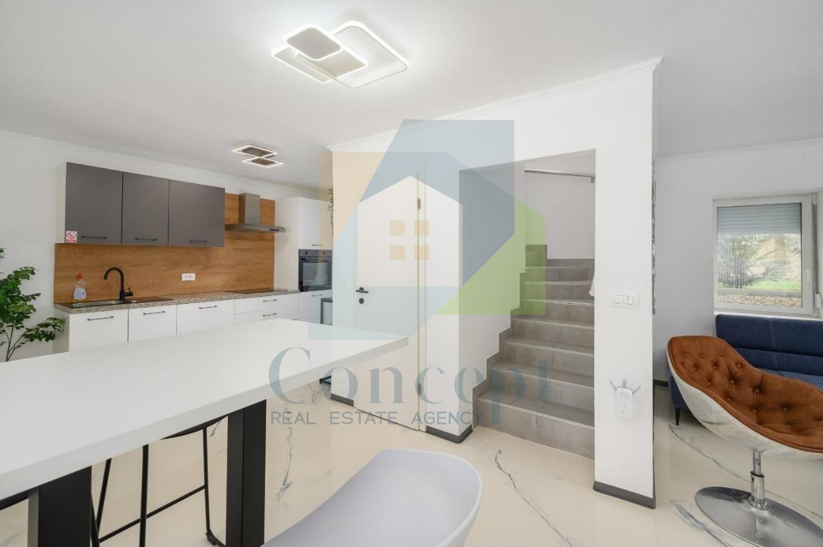 Poreč, zona circostante, Casa in pietra ristrutturata con piscina a 3 km dal mare