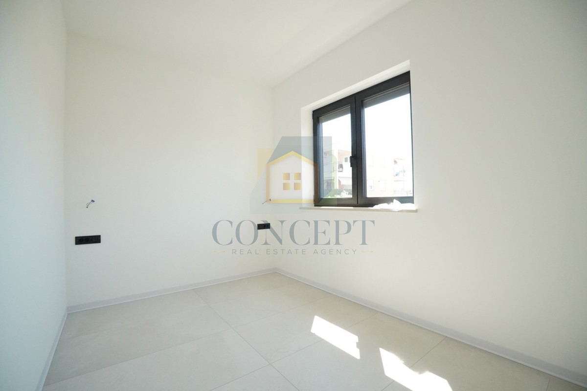 Poreč, Casa alla fine della fila a 850 m dal mare