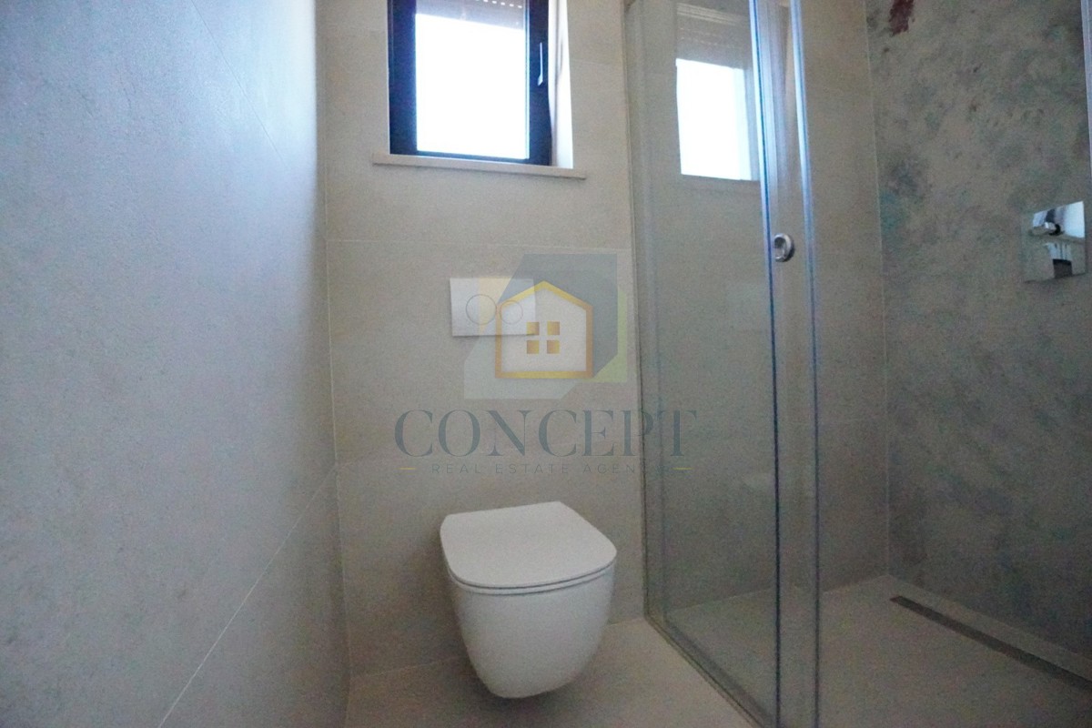 Poreč, Casa alla fine della fila a 850 m dal mare