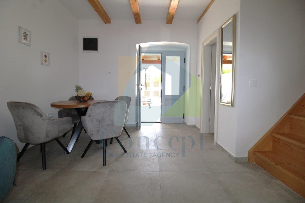 Poreč, dintorni, Affascinante casa in pietra ristrutturata con cortile, a 9 km dal mare