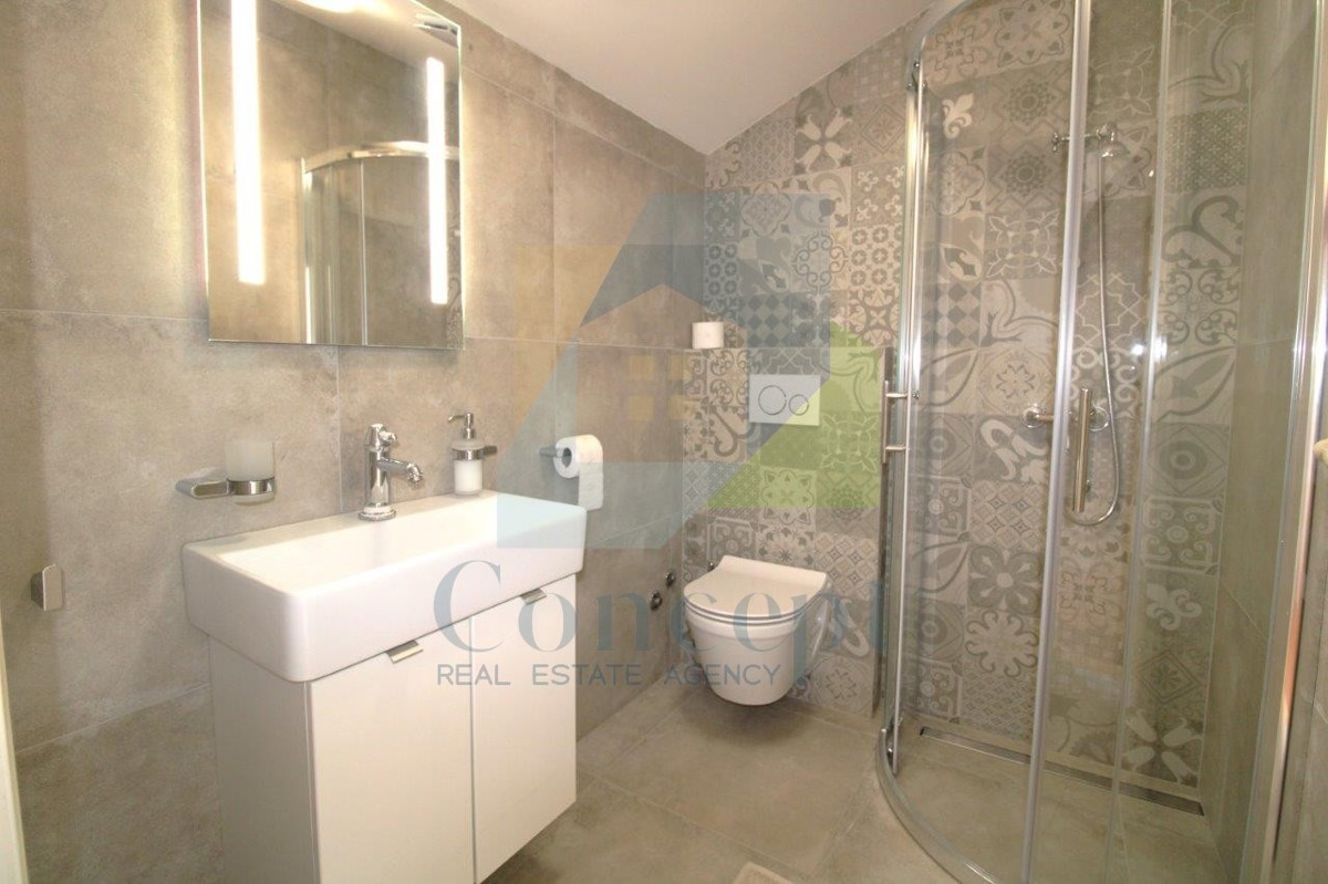 Poreč, dintorni, Affascinante casa in pietra ristrutturata con cortile, a 9 km dal mare