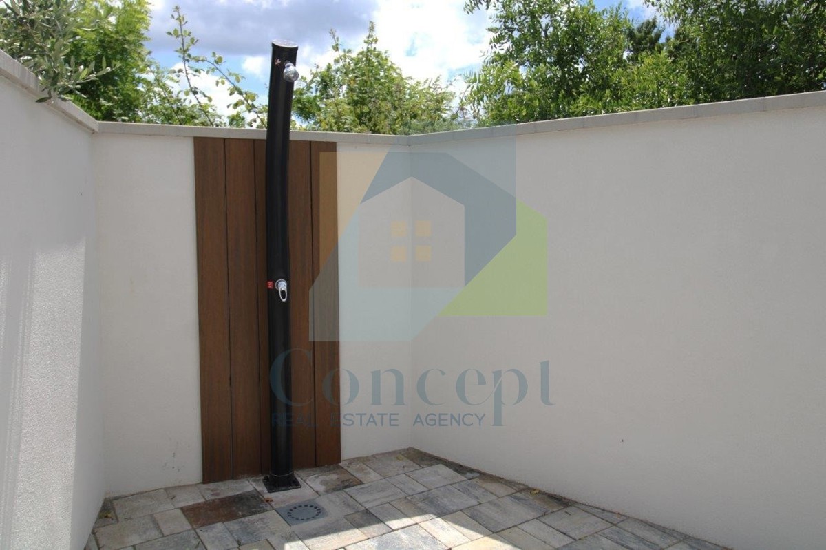 Poreč, dintorni, Affascinante casa in pietra ristrutturata con cortile, a 9 km dal mare