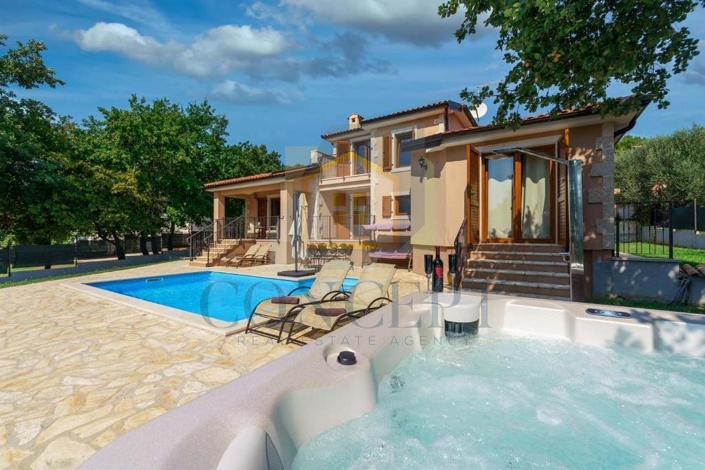 Poreč, dintorni, Splendida casa con piscina in posizione tranquilla, a 5 km dal mare