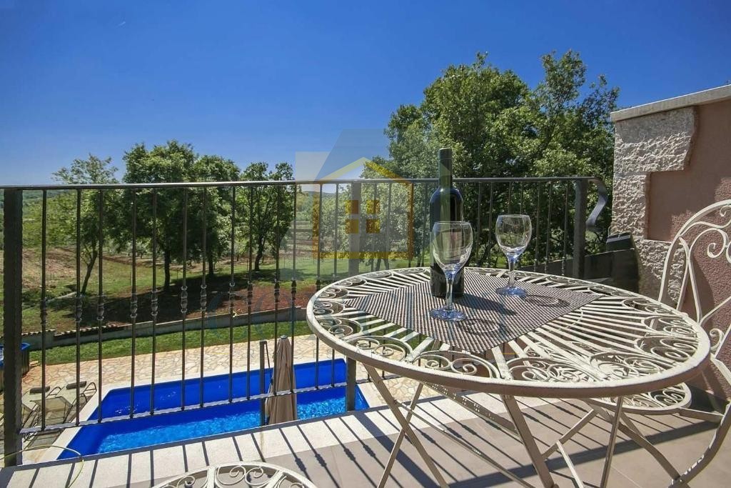 Poreč, dintorni, Splendida casa con piscina in posizione tranquilla, a 5 km dal mare