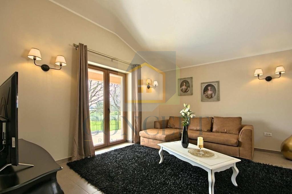 Poreč, dintorni, Splendida casa con piscina in posizione tranquilla, a 5 km dal mare